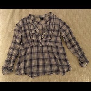 100% Cotton, button sleeves